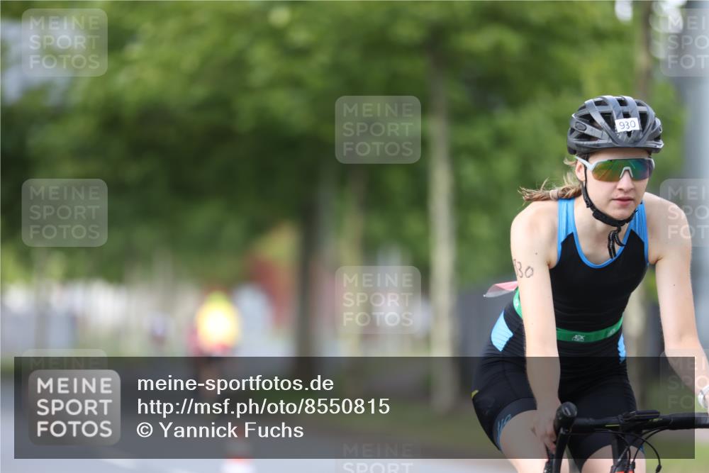 10.08.2025 - GEWOBA Citytriathlon Bremen Yannick Fuchs http://msf.ph/oto/8550815 10.08.2025 12:26:33 Radfahren 574, 628, 668, 710, 731, 837, 903, 930, 939, 972 meine-sportfotos.de
