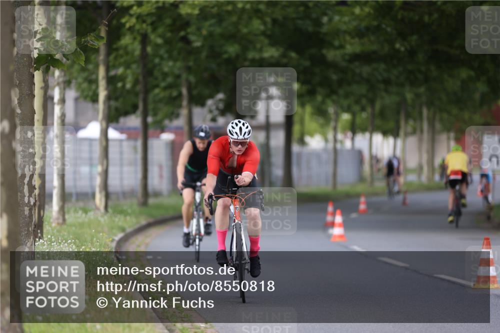 10.08.2025 - GEWOBA Citytriathlon Bremen Yannick Fuchs http://msf.ph/oto/8550818 10.08.2025 12:26:34 Radfahren 574, 628, 668, 710, 731, 837, 903, 930, 939, 946, 972 meine-sportfotos.de