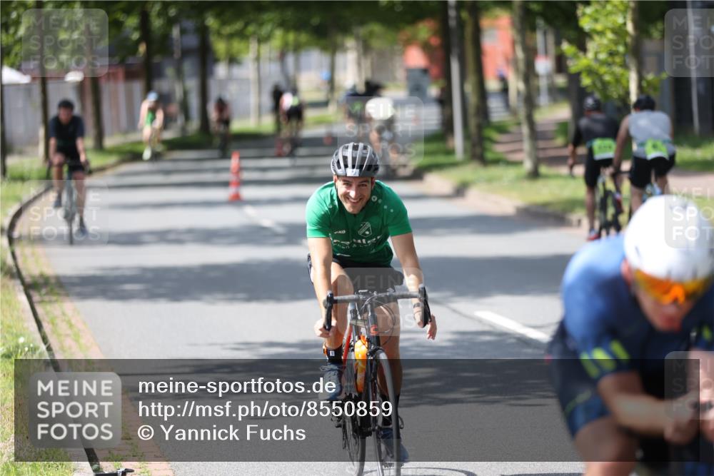 10.08.2025 - GEWOBA Citytriathlon Bremen Yannick Fuchs http://msf.ph/oto/8550859 10.08.2025 14:15:40 Radfahren 72, 74, 98, 118, 123, 187 meine-sportfotos.de