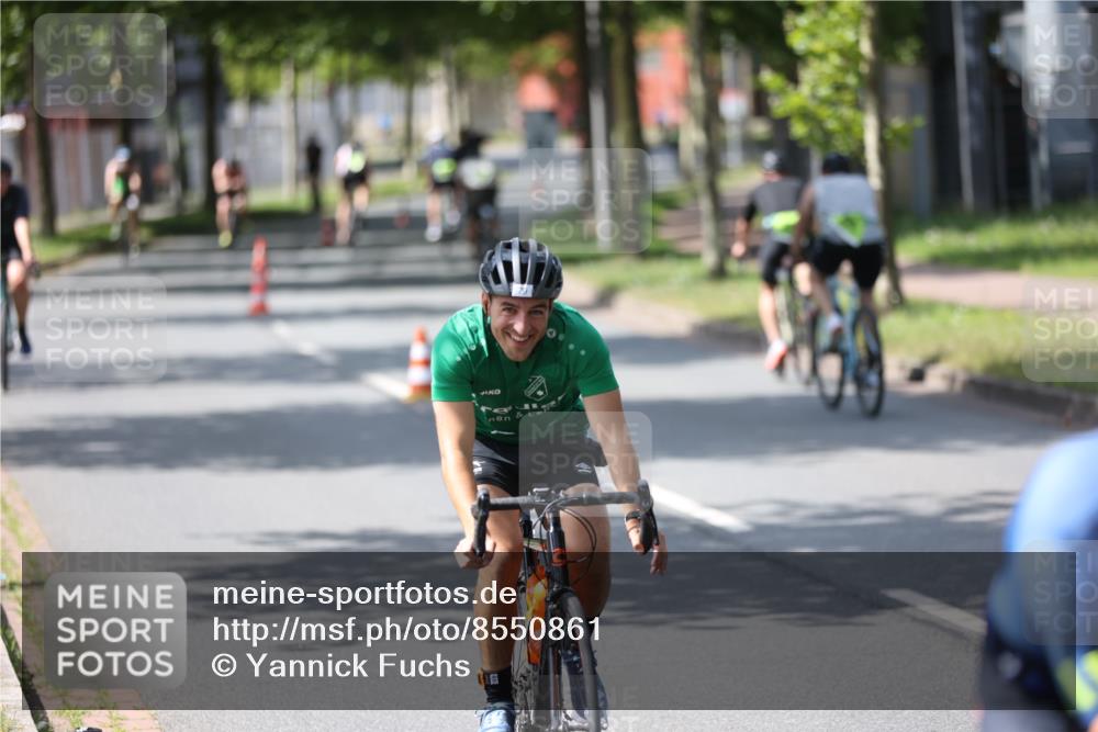 10.08.2025 - GEWOBA Citytriathlon Bremen Yannick Fuchs http://msf.ph/oto/8550861 10.08.2025 14:15:40 Radfahren 72, 74, 98, 118, 123, 187 meine-sportfotos.de