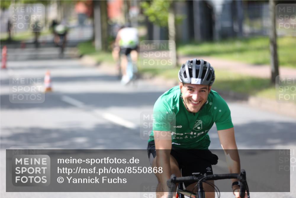 10.08.2025 - GEWOBA Citytriathlon Bremen Yannick Fuchs http://msf.ph/oto/8550868 10.08.2025 14:15:41 Radfahren 72, 74, 98, 118, 123, 187 meine-sportfotos.de