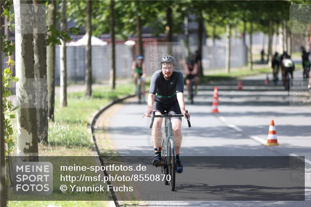 10.08.2025 - GEWOBA Citytriathlon Bremen Yannick Fuchs http://msf.ph/oto/8550870 10.08.2025 14:15:42 Radfahren 72, 74, 98, 118, 123, 187 meine-sportfotos.de