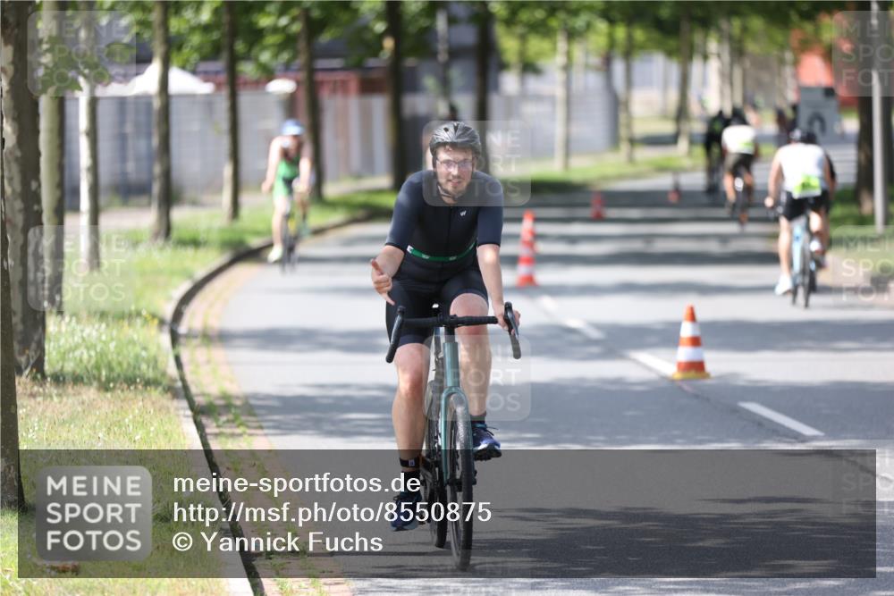 10.08.2025 - GEWOBA Citytriathlon Bremen Yannick Fuchs http://msf.ph/oto/8550875 10.08.2025 14:15:42 Radfahren 72, 74, 98, 118, 123, 187 meine-sportfotos.de