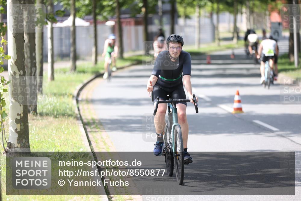 10.08.2025 - GEWOBA Citytriathlon Bremen Yannick Fuchs http://msf.ph/oto/8550877 10.08.2025 14:15:43 Radfahren 72, 74, 98, 118, 123, 187, 271 meine-sportfotos.de