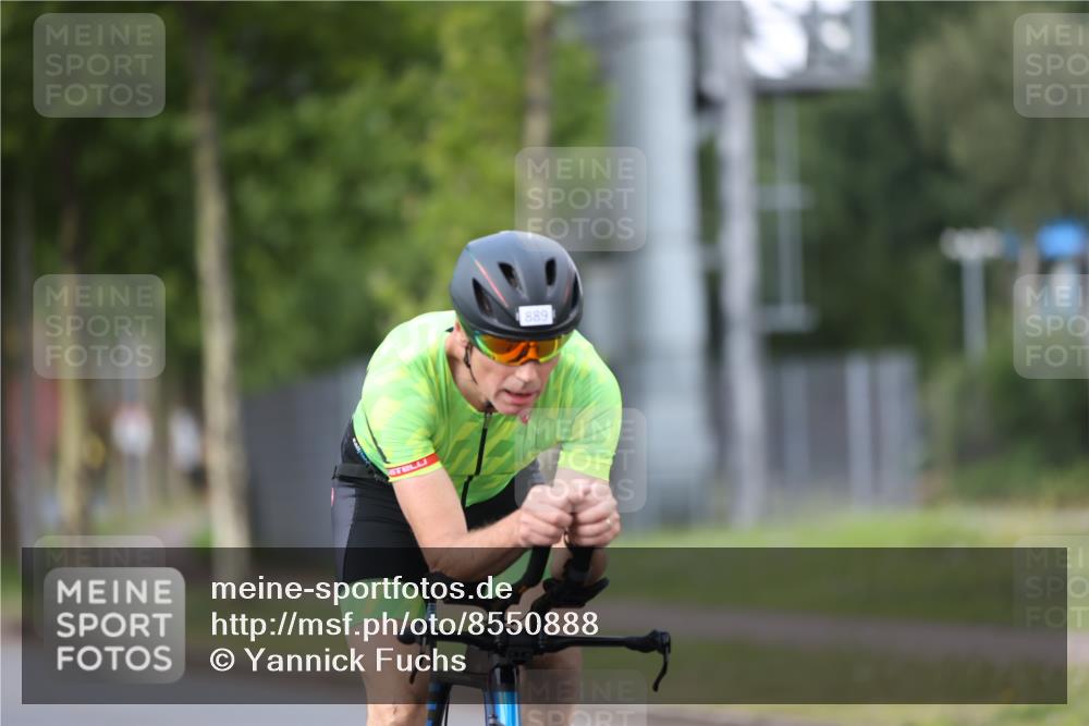 10.08.2025 - GEWOBA Citytriathlon Bremen Yannick Fuchs http://msf.ph/oto/8550888 10.08.2025 12:26:49 Radfahren 644, 668, 703, 710, 846, 889, 903, 928, 939, 946, 948 meine-sportfotos.de