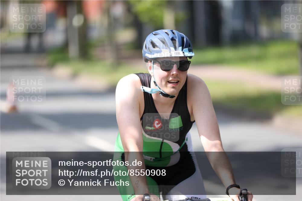 10.08.2025 - GEWOBA Citytriathlon Bremen Yannick Fuchs http://msf.ph/oto/8550908 10.08.2025 14:15:48 Radfahren 43, 72, 74, 98, 118, 187, 271 meine-sportfotos.de
