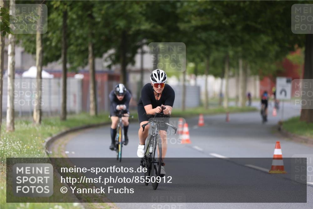 10.08.2025 - GEWOBA Citytriathlon Bremen Yannick Fuchs http://msf.ph/oto/8550912 10.08.2025 12:26:57 Radfahren 644, 703, 710, 727, 846, 889, 928, 939, 946, 948, 1003 meine-sportfotos.de