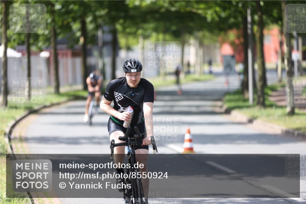 10.08.2025 - GEWOBA Citytriathlon Bremen Yannick Fuchs http://msf.ph/oto/8550924 10.08.2025 14:15:50 Radfahren 43, 72, 74, 98, 118, 129, 187, 271 meine-sportfotos.de