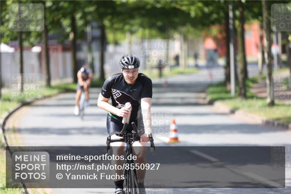 10.08.2025 - GEWOBA Citytriathlon Bremen Yannick Fuchs http://msf.ph/oto/8550927 10.08.2025 14:15:50 Radfahren 43, 72, 74, 98, 118, 129, 187, 271 meine-sportfotos.de