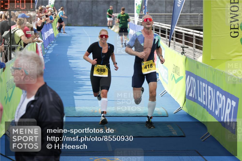 10.08.2025 - GEWOBA Citytriathlon Bremen H.Heesch http://msf.ph/oto/8550930 10.08.2025 11:40:48 Ziel 401, 417, 442, 498 meine-sportfotos.de