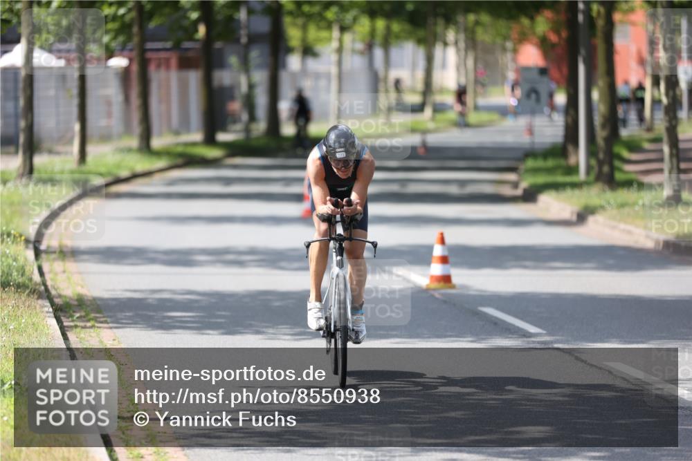 10.08.2025 - GEWOBA Citytriathlon Bremen Yannick Fuchs http://msf.ph/oto/8550938 10.08.2025 14:15:53 Radfahren 43, 46, 72, 74, 92, 98, 129, 187, 271 meine-sportfotos.de