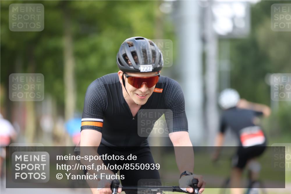 10.08.2025 - GEWOBA Citytriathlon Bremen Yannick Fuchs http://msf.ph/oto/8550939 10.08.2025 12:27:03 Radfahren 607, 703, 727, 889, 918, 928, 948, 1003 meine-sportfotos.de