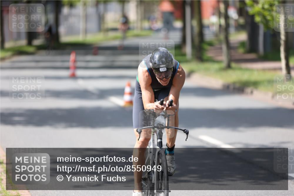 10.08.2025 - GEWOBA Citytriathlon Bremen Yannick Fuchs http://msf.ph/oto/8550949 10.08.2025 14:15:53 Radfahren 43, 46, 72, 74, 92, 98, 129, 187, 271 meine-sportfotos.de