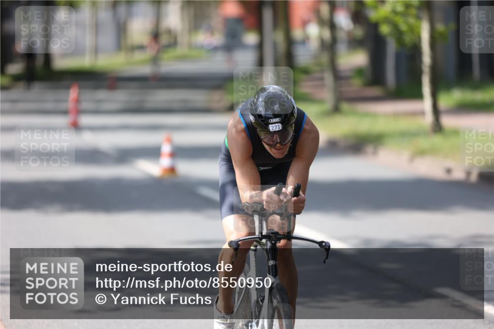 10.08.2025 - GEWOBA Citytriathlon Bremen Yannick Fuchs http://msf.ph/oto/8550950 10.08.2025 14:15:54 Radfahren 24, 43, 46, 72, 74, 92, 98, 129, 271 meine-sportfotos.de