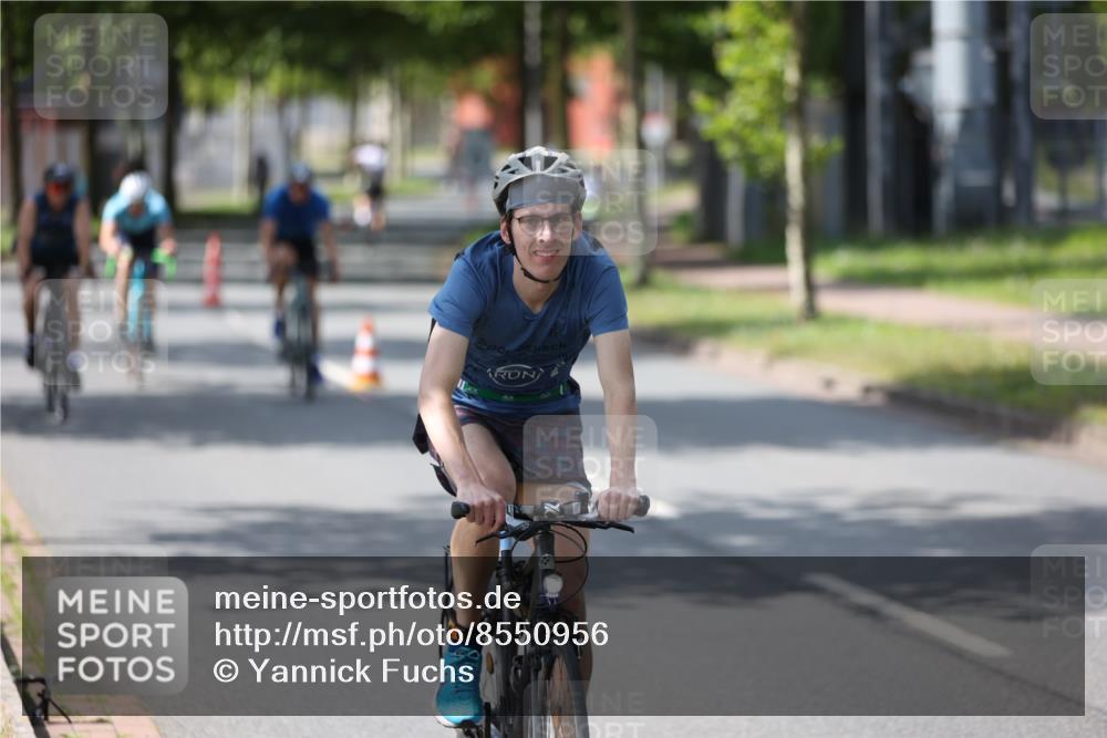 10.08.2025 - GEWOBA Citytriathlon Bremen Yannick Fuchs http://msf.ph/oto/8550956 10.08.2025 14:16:07 Radfahren 2, 23, 24, 38, 43, 46, 62, 65, 92, 129, 271 meine-sportfotos.de