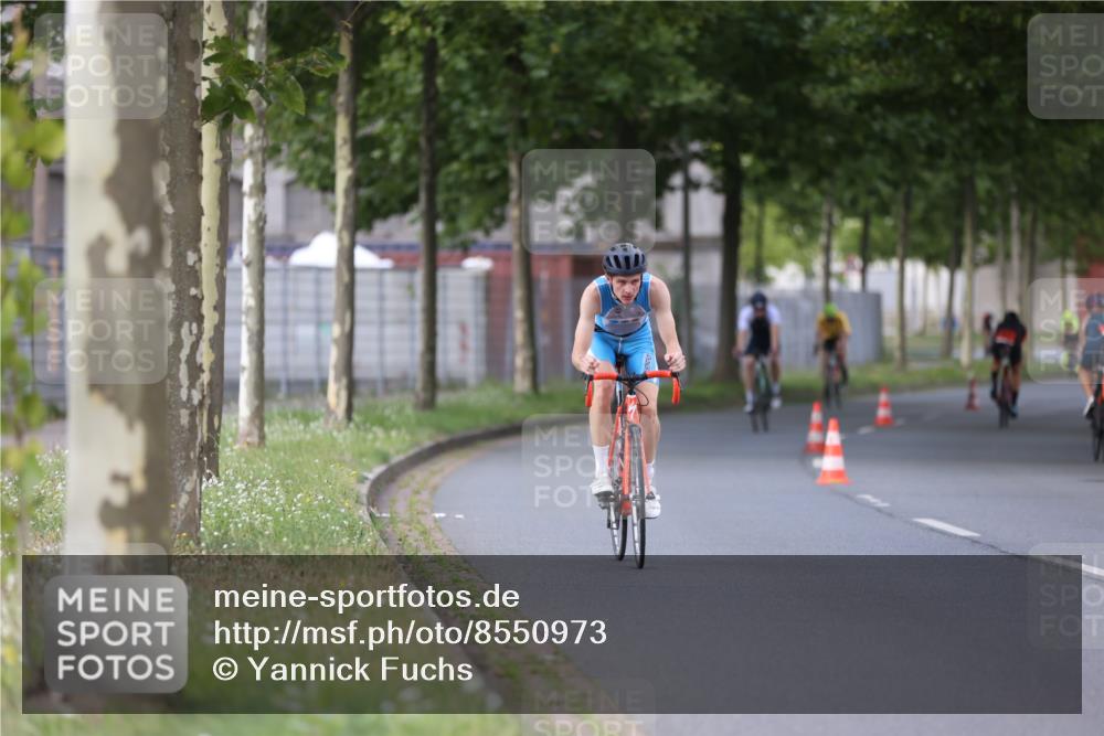 10.08.2025 - GEWOBA Citytriathlon Bremen Yannick Fuchs http://msf.ph/oto/8550973 10.08.2025 12:27:17 Radfahren 586, 607, 633, 792, 835, 918, 962 meine-sportfotos.de