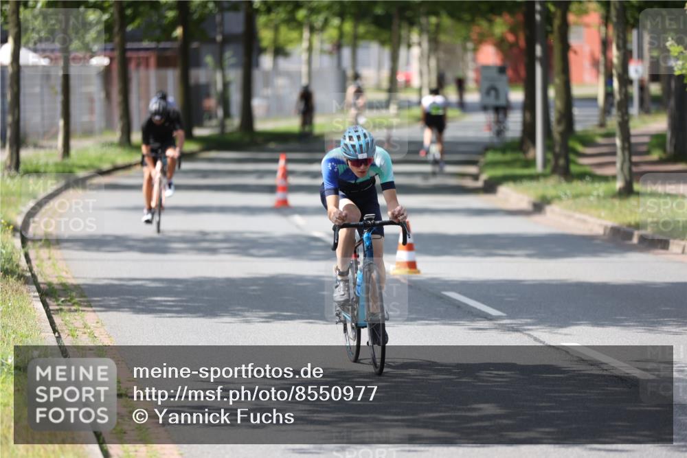 10.08.2025 - GEWOBA Citytriathlon Bremen Yannick Fuchs http://msf.ph/oto/8550977 10.08.2025 14:16:11 Radfahren 2, 23, 24, 38, 43, 46, 48, 62, 65, 92, 129 meine-sportfotos.de