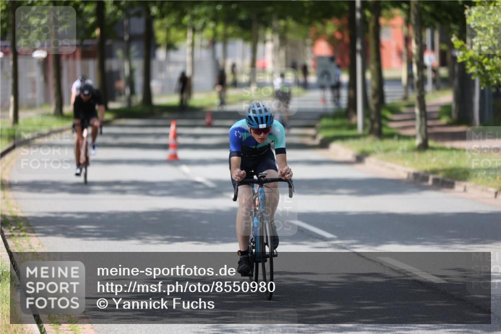 10.08.2025 - GEWOBA Citytriathlon Bremen Yannick Fuchs http://msf.ph/oto/8550980 10.08.2025 14:16:11 Radfahren 2, 23, 24, 38, 43, 46, 48, 62, 65, 92, 129 meine-sportfotos.de