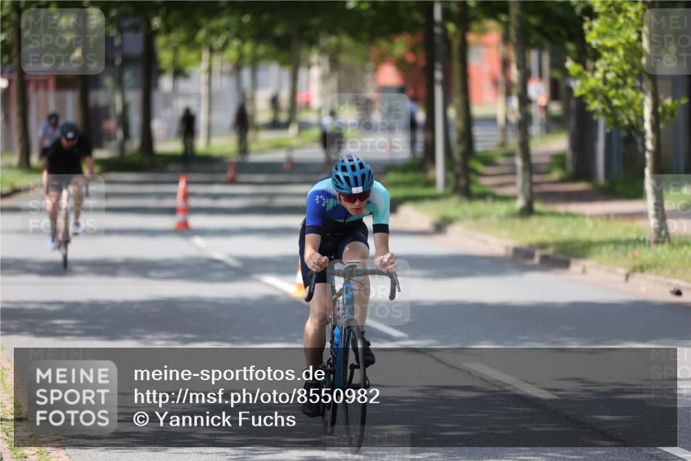10.08.2025 - GEWOBA Citytriathlon Bremen Yannick Fuchs http://msf.ph/oto/8550982 10.08.2025 14:16:11 Radfahren 2, 23, 24, 38, 43, 46, 48, 62, 65, 92, 129 meine-sportfotos.de