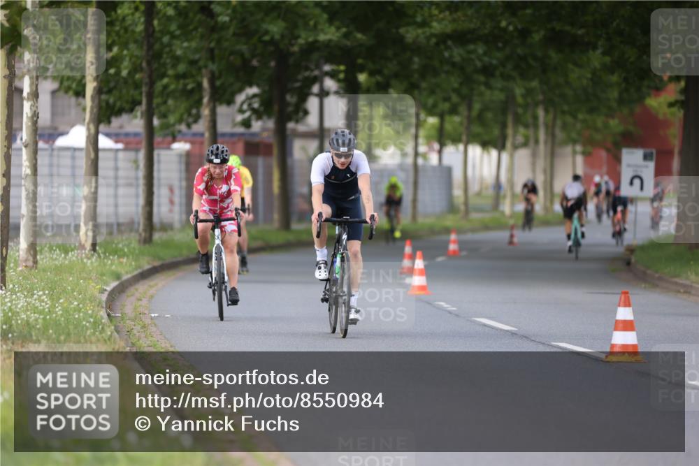 10.08.2025 - GEWOBA Citytriathlon Bremen Yannick Fuchs http://msf.ph/oto/8550984 10.08.2025 12:27:21 Radfahren 568, 586, 607, 633, 792, 835, 918, 929, 962 meine-sportfotos.de