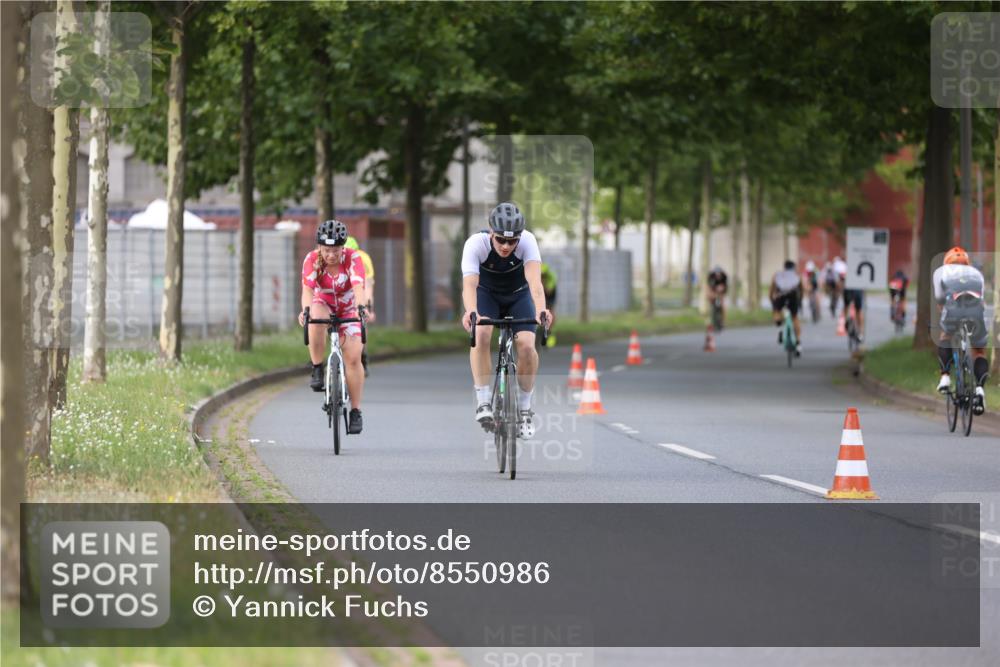 10.08.2025 - GEWOBA Citytriathlon Bremen Yannick Fuchs http://msf.ph/oto/8550986 10.08.2025 12:27:21 Radfahren 568, 586, 607, 633, 792, 835, 918, 929, 962 meine-sportfotos.de