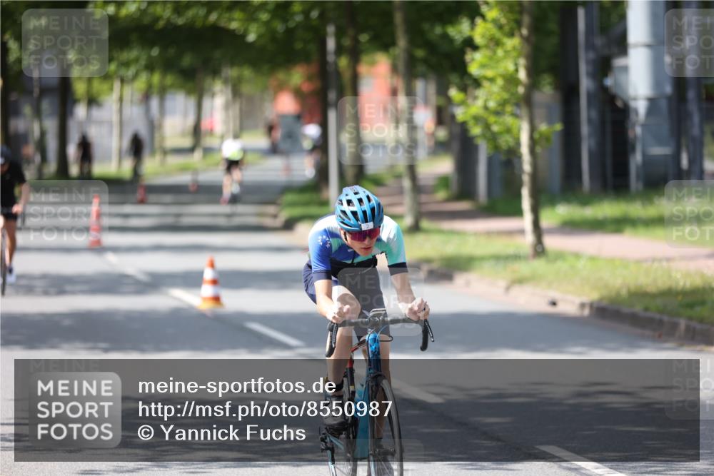 10.08.2025 - GEWOBA Citytriathlon Bremen Yannick Fuchs http://msf.ph/oto/8550987 10.08.2025 14:16:12 Radfahren 2, 23, 24, 38, 43, 46, 48, 62, 63, 65, 92, 129 meine-sportfotos.de