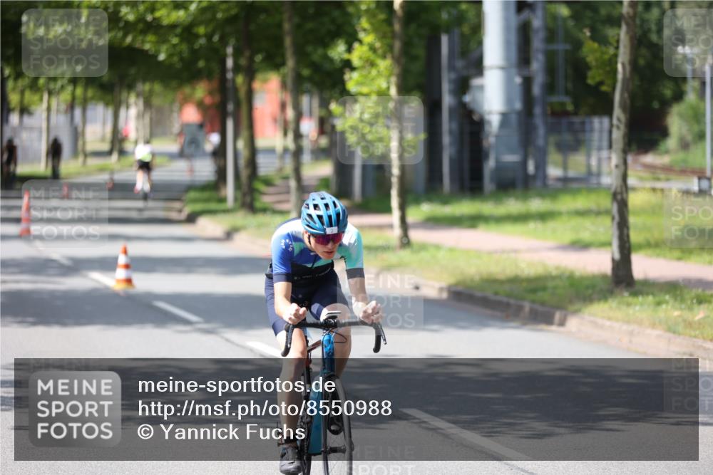 10.08.2025 - GEWOBA Citytriathlon Bremen Yannick Fuchs http://msf.ph/oto/8550988 10.08.2025 14:16:12 Radfahren 2, 23, 24, 38, 43, 46, 48, 62, 63, 65, 92, 129 meine-sportfotos.de
