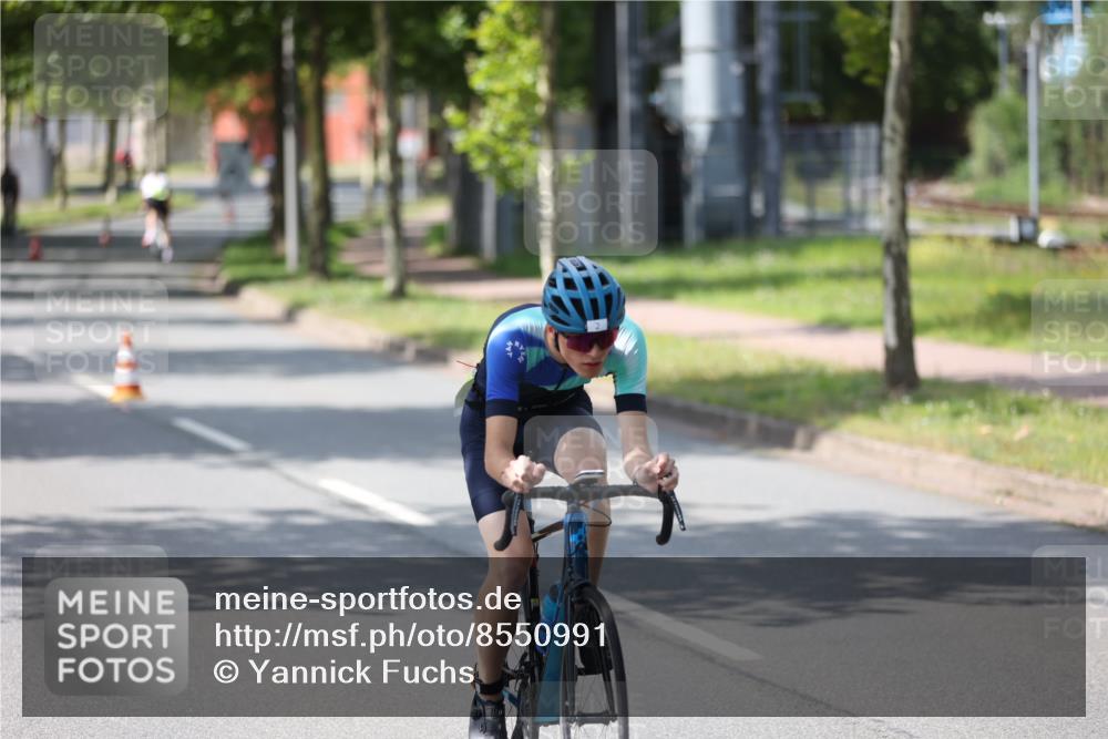 10.08.2025 - GEWOBA Citytriathlon Bremen Yannick Fuchs http://msf.ph/oto/8550991 10.08.2025 14:16:12 Radfahren 2, 23, 24, 38, 43, 46, 48, 62, 63, 65, 92, 129 meine-sportfotos.de