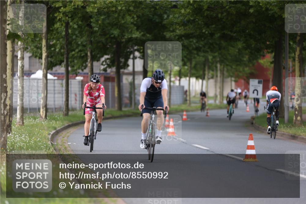 10.08.2025 - GEWOBA Citytriathlon Bremen Yannick Fuchs http://msf.ph/oto/8550992 10.08.2025 12:27:21 Radfahren 568, 586, 607, 633, 792, 835, 918, 929, 962 meine-sportfotos.de