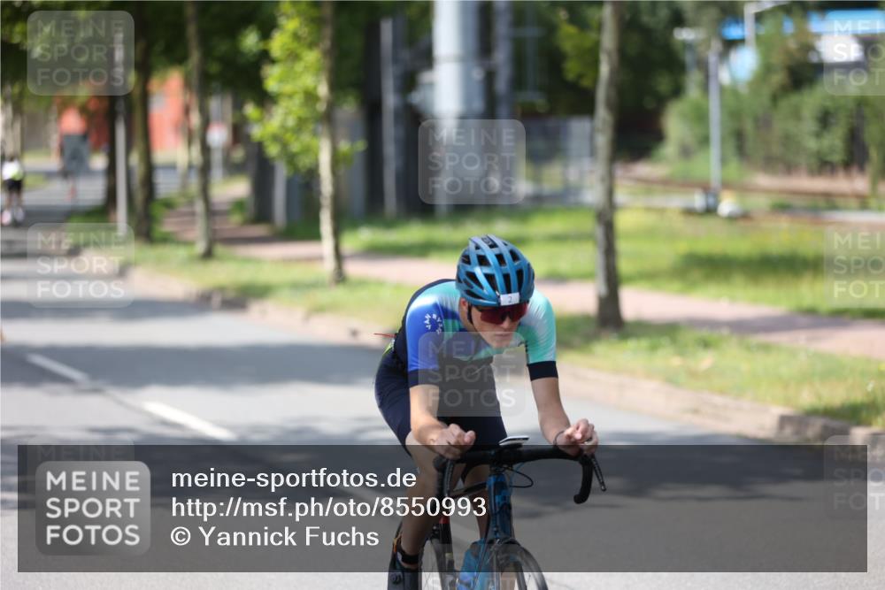 10.08.2025 - GEWOBA Citytriathlon Bremen Yannick Fuchs http://msf.ph/oto/8550993 10.08.2025 14:16:12 Radfahren 2, 23, 24, 38, 43, 46, 48, 62, 63, 65, 92, 129 meine-sportfotos.de