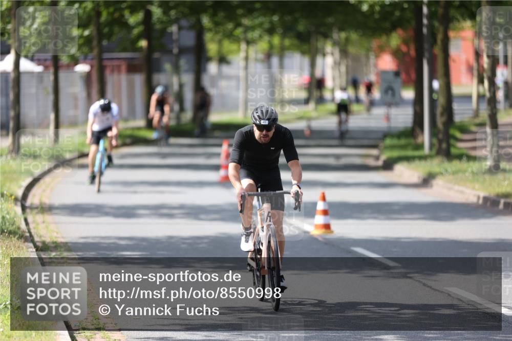 10.08.2025 - GEWOBA Citytriathlon Bremen Yannick Fuchs http://msf.ph/oto/8550998 10.08.2025 14:16:13 Radfahren 2, 23, 24, 38, 46, 48, 62, 63, 65, 92, 129 meine-sportfotos.de