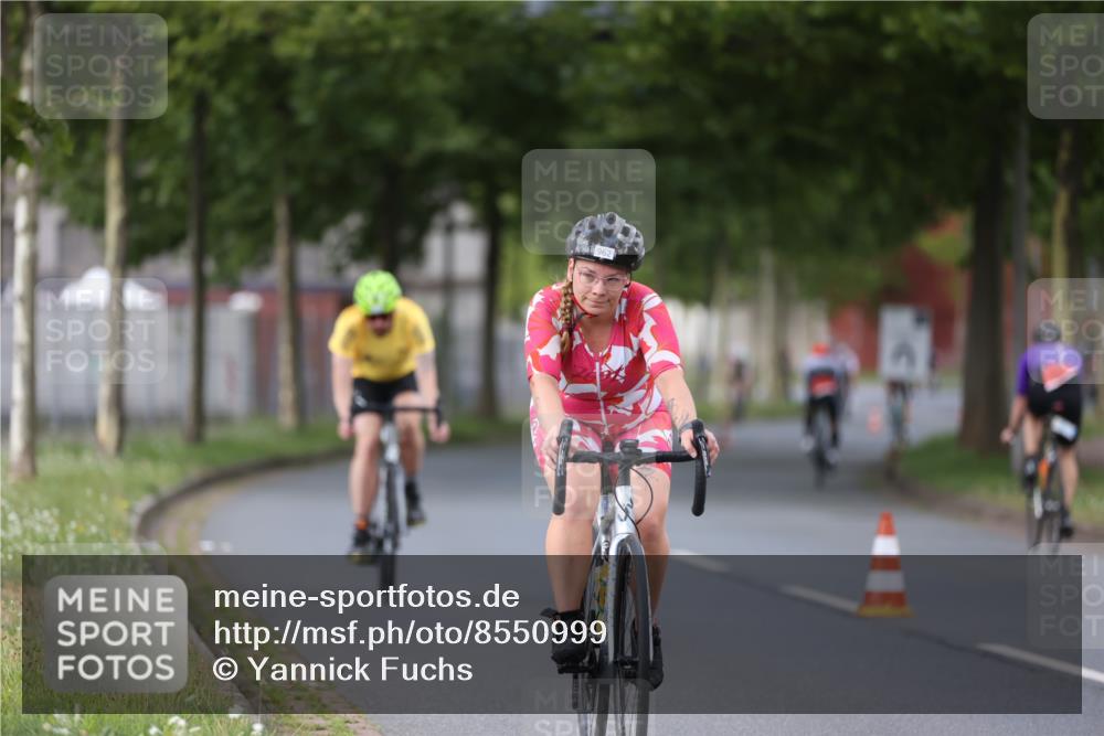 10.08.2025 - GEWOBA Citytriathlon Bremen Yannick Fuchs http://msf.ph/oto/8550999 10.08.2025 12:27:23 Radfahren 568, 586, 607, 633, 792, 835, 918, 929, 962, 1038 meine-sportfotos.de