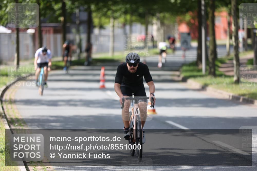 10.08.2025 - GEWOBA Citytriathlon Bremen Yannick Fuchs http://msf.ph/oto/8551000 10.08.2025 14:16:13 Radfahren 2, 23, 24, 38, 46, 48, 62, 63, 65, 92, 129 meine-sportfotos.de