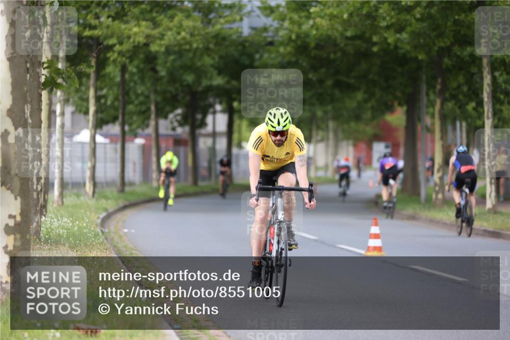10.08.2025 - GEWOBA Citytriathlon Bremen Yannick Fuchs http://msf.ph/oto/8551005 10.08.2025 12:27:24 Radfahren 568, 586, 633, 792, 835, 918, 929, 962, 1038 meine-sportfotos.de
