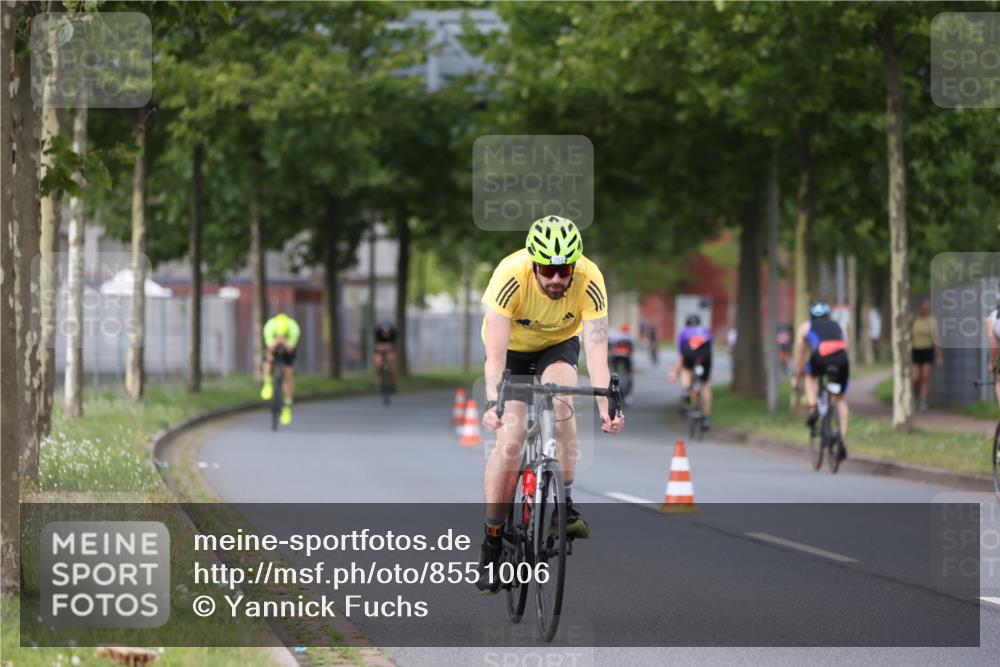10.08.2025 - GEWOBA Citytriathlon Bremen Yannick Fuchs http://msf.ph/oto/8551006 10.08.2025 12:27:24 Radfahren 568, 586, 633, 792, 835, 918, 929, 962, 1038 meine-sportfotos.de