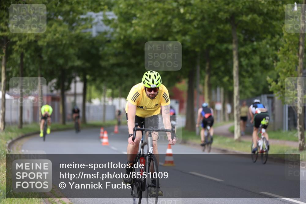 10.08.2025 - GEWOBA Citytriathlon Bremen Yannick Fuchs http://msf.ph/oto/8551009 10.08.2025 12:27:24 Radfahren 568, 586, 633, 792, 835, 918, 929, 962, 1038 meine-sportfotos.de