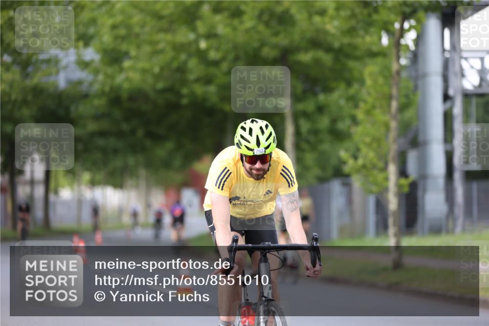 10.08.2025 - GEWOBA Citytriathlon Bremen Yannick Fuchs http://msf.ph/oto/8551010 10.08.2025 12:27:25 Radfahren 568, 586, 633, 792, 835, 918, 929, 962, 1038 meine-sportfotos.de