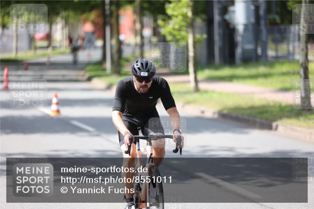 10.08.2025 - GEWOBA Citytriathlon Bremen Yannick Fuchs http://msf.ph/oto/8551011 10.08.2025 14:16:14 Radfahren 2, 23, 24, 38, 46, 48, 57, 62, 63, 65, 92, 129 meine-sportfotos.de