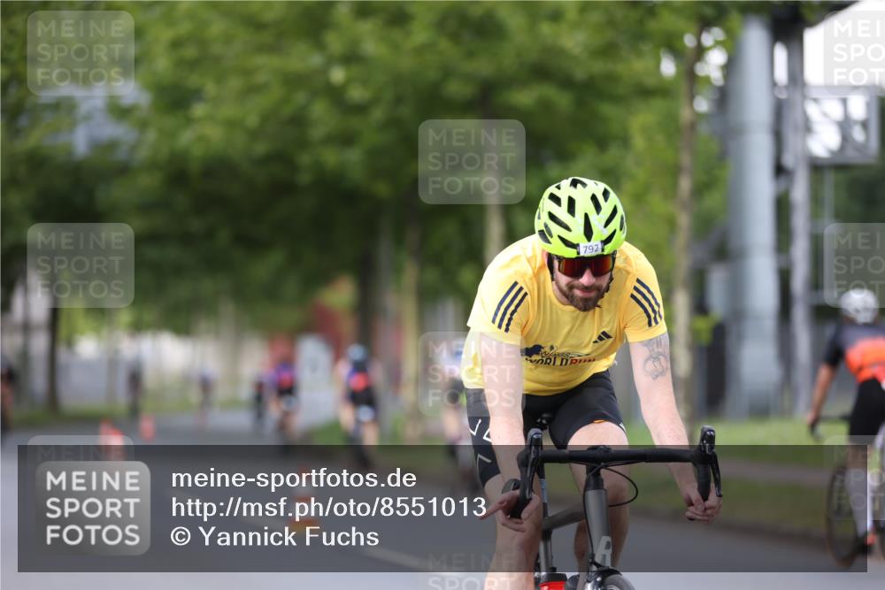 10.08.2025 - GEWOBA Citytriathlon Bremen Yannick Fuchs http://msf.ph/oto/8551013 10.08.2025 12:27:25 Radfahren 568, 586, 633, 792, 835, 918, 929, 962, 1038 meine-sportfotos.de