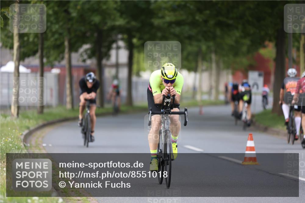 10.08.2025 - GEWOBA Citytriathlon Bremen Yannick Fuchs http://msf.ph/oto/8551018 10.08.2025 12:27:27 Radfahren 568, 586, 633, 792, 835, 929, 962, 1038 meine-sportfotos.de