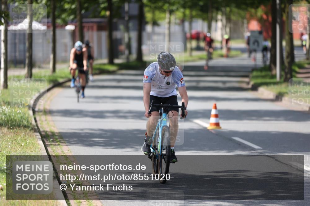 10.08.2025 - GEWOBA Citytriathlon Bremen Yannick Fuchs http://msf.ph/oto/8551020 10.08.2025 14:16:16 Radfahren 2, 23, 24, 38, 46, 48, 57, 62, 63, 65, 92, 144 meine-sportfotos.de