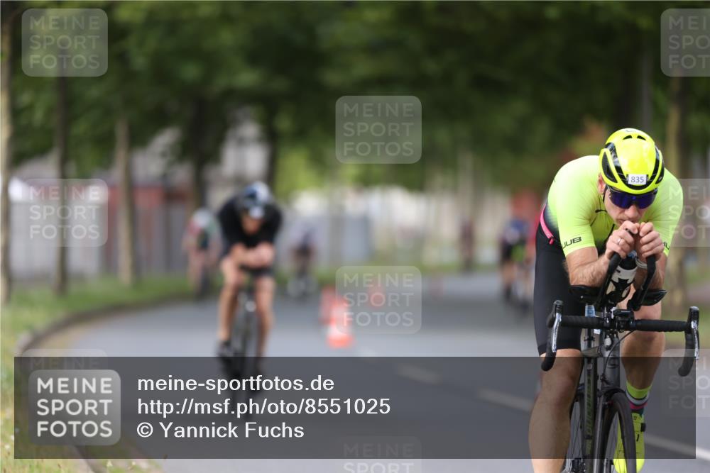 10.08.2025 - GEWOBA Citytriathlon Bremen Yannick Fuchs http://msf.ph/oto/8551025 10.08.2025 12:27:28 Radfahren 568, 586, 633, 647, 792, 835, 929, 962, 1038 meine-sportfotos.de