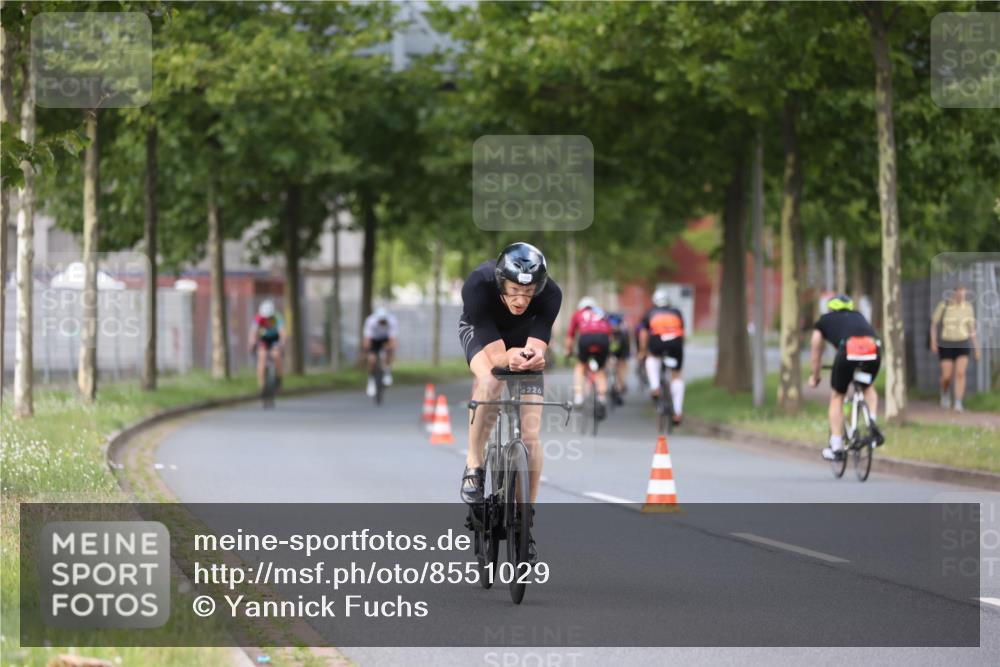 10.08.2025 - GEWOBA Citytriathlon Bremen Yannick Fuchs http://msf.ph/oto/8551029 10.08.2025 12:27:28 Radfahren 568, 586, 633, 647, 792, 835, 929, 962, 1038 meine-sportfotos.de