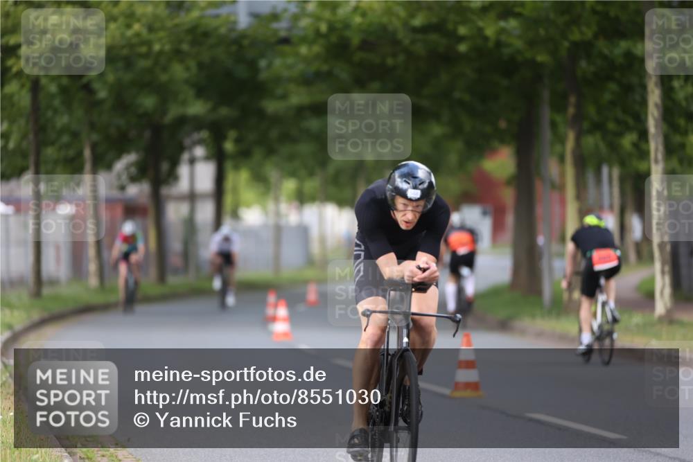 10.08.2025 - GEWOBA Citytriathlon Bremen Yannick Fuchs http://msf.ph/oto/8551030 10.08.2025 12:27:28 Radfahren 568, 586, 633, 647, 792, 835, 929, 962, 1038 meine-sportfotos.de