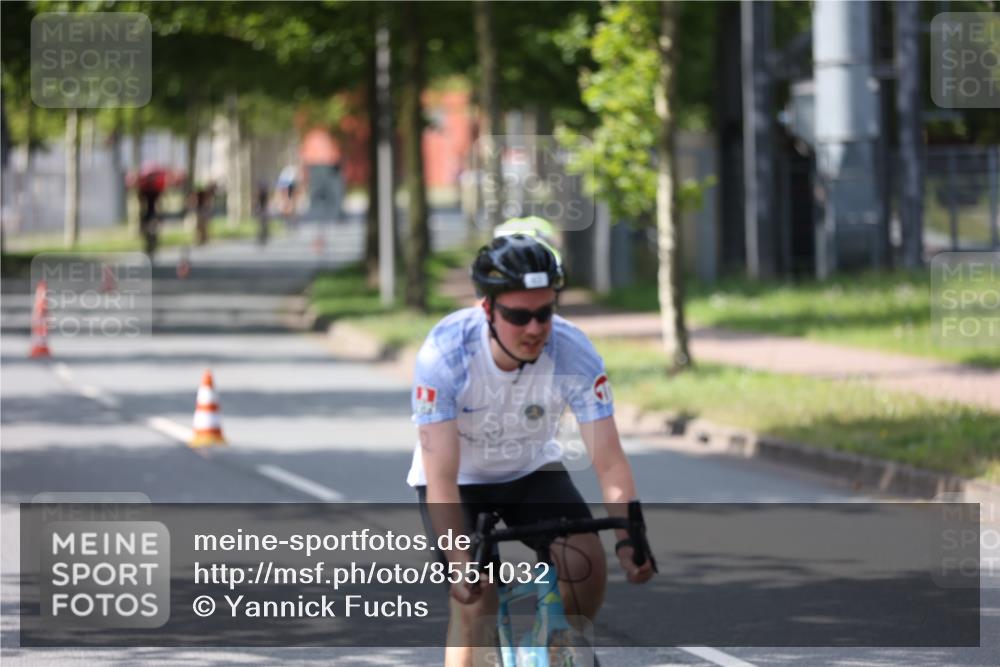 10.08.2025 - GEWOBA Citytriathlon Bremen Yannick Fuchs http://msf.ph/oto/8551032 10.08.2025 14:16:17 Radfahren 2, 23, 24, 31, 38, 46, 48, 57, 62, 63, 65, 92, 144 meine-sportfotos.de