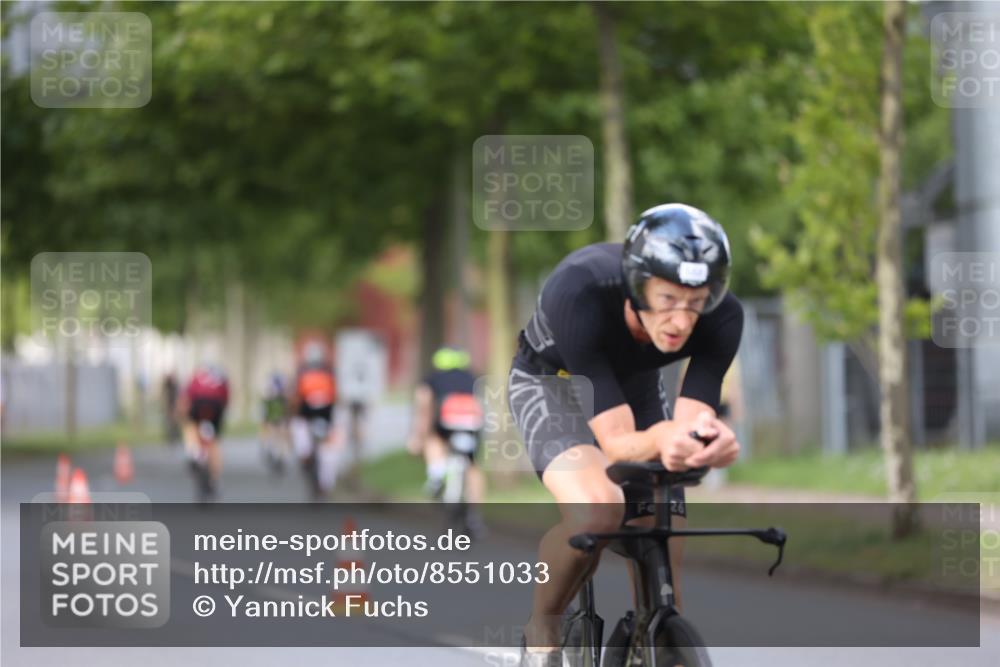 10.08.2025 - GEWOBA Citytriathlon Bremen Yannick Fuchs http://msf.ph/oto/8551033 10.08.2025 12:27:29 Radfahren 568, 586, 633, 647, 792, 835, 929, 962, 1038 meine-sportfotos.de