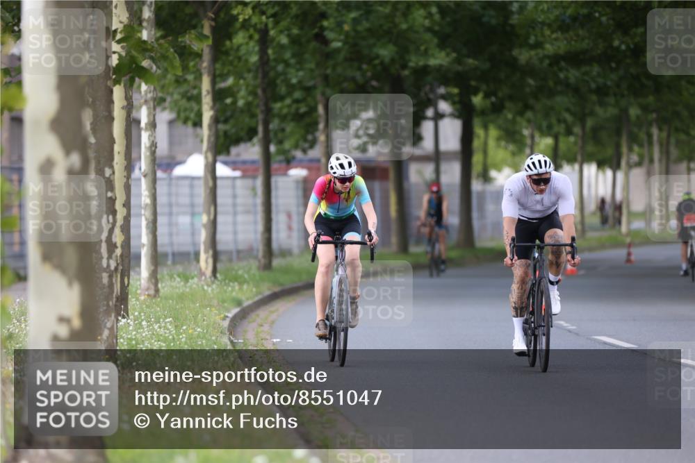 10.08.2025 - GEWOBA Citytriathlon Bremen Yannick Fuchs http://msf.ph/oto/8551047 10.08.2025 12:27:32 Radfahren 568, 586, 633, 647, 792, 835, 929, 962, 1038 meine-sportfotos.de