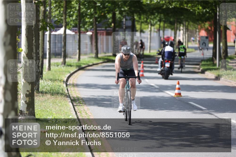 10.08.2025 - GEWOBA Citytriathlon Bremen Yannick Fuchs http://msf.ph/oto/8551056 10.08.2025 14:16:20 Radfahren 2, 23, 31, 38, 48, 57, 62, 63, 65, 121, 144, 152 meine-sportfotos.de