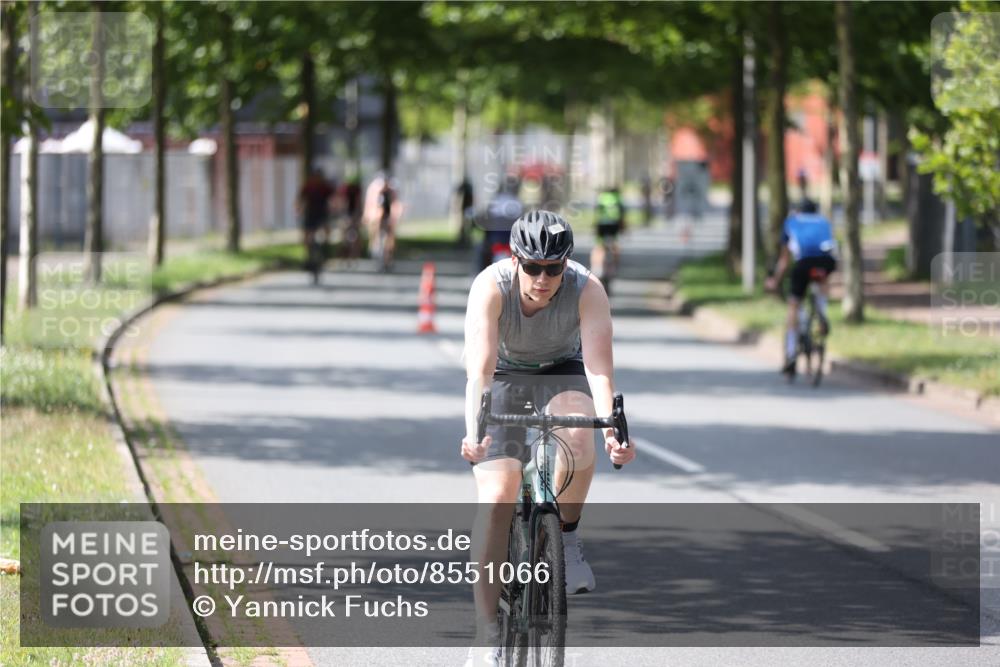 10.08.2025 - GEWOBA Citytriathlon Bremen Yannick Fuchs http://msf.ph/oto/8551066 10.08.2025 14:16:21 Radfahren 2, 23, 31, 38, 48, 57, 62, 63, 64, 65, 121, 144, 152, 173 meine-sportfotos.de