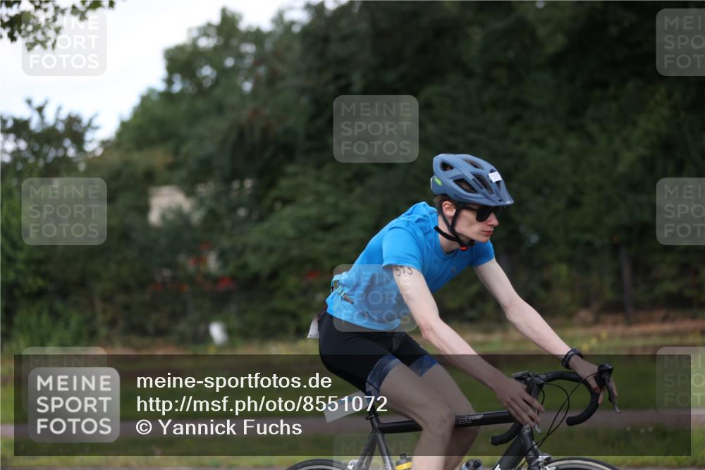 10.08.2025 - GEWOBA Citytriathlon Bremen Yannick Fuchs http://msf.ph/oto/8551072 10.08.2025 12:28:02 Radfahren 593, 651, 669, 674, 676, 697, 712, 713, 716, 748, 800, 819, 885, 898, 907, 963 meine-sportfotos.de